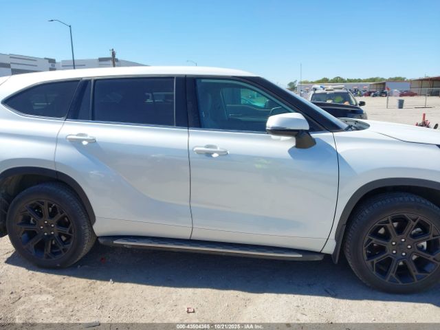 Toyota Highlander L Image 9