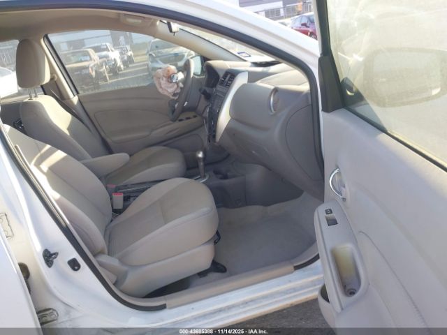 Nissan Versa 1.6 Sv Image 15