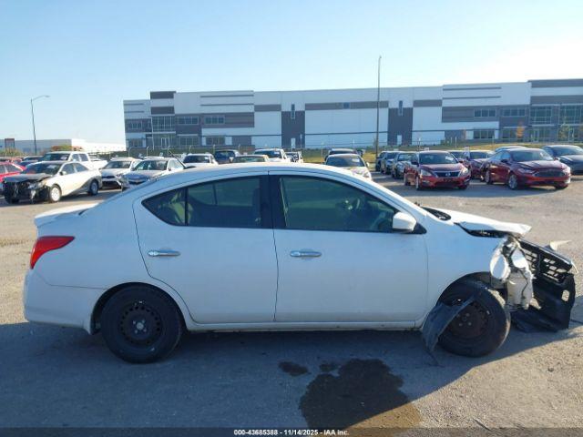 Nissan Versa 1.6 Sv Image 10
