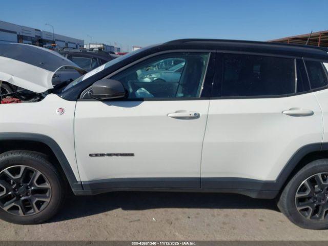 Jeep Compass Trailhawk 4x4 Image 9