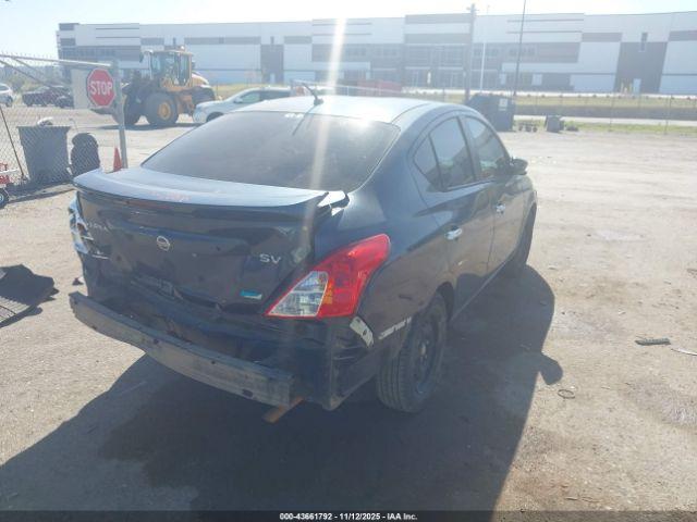 Nissan Versa Image 5