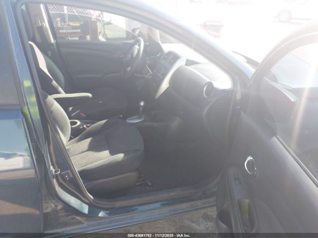 Nissan Versa Image 3