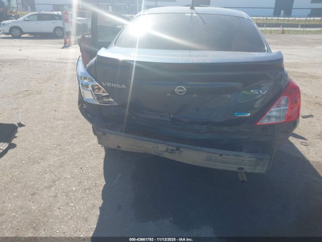 Nissan Versa Image 8