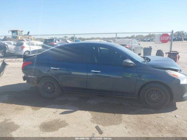 Nissan Versa Image 17