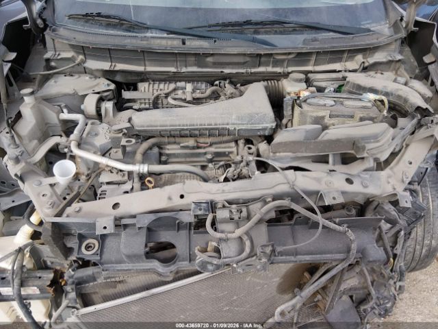 Nissan Rogue S Image 4