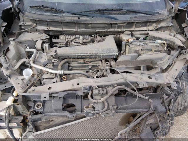 Nissan Rogue S Image 4