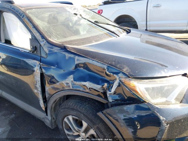 Toyota RAV4 Le Image 13