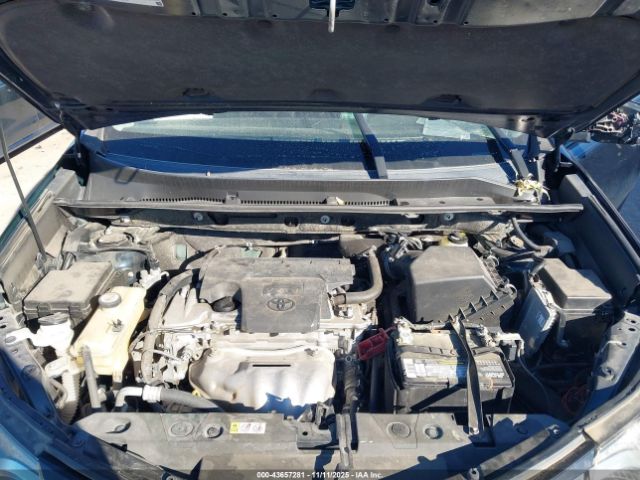 Toyota RAV4 Le Image 7