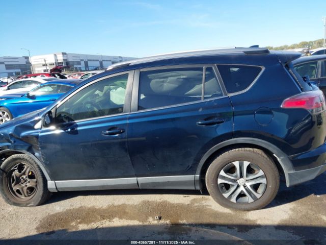 Toyota RAV4 Le Image 2