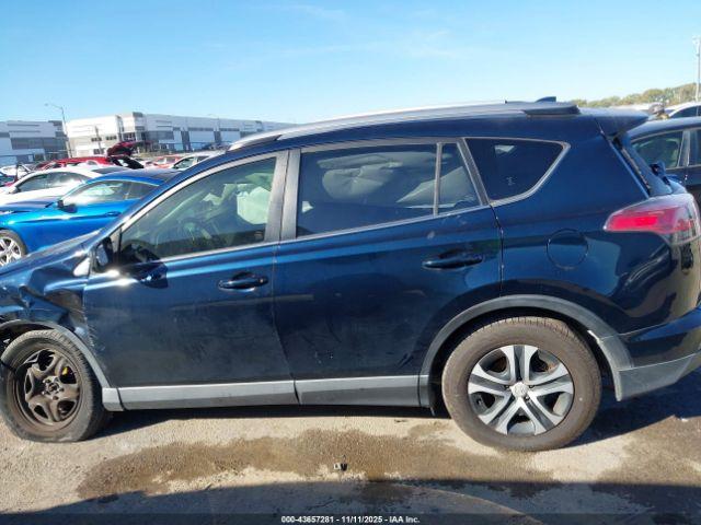 Toyota RAV4 Le Image 2