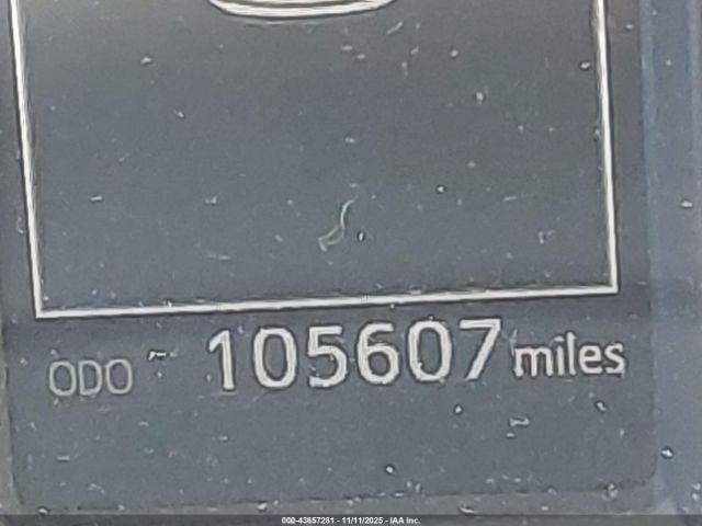 Toyota RAV4 Le Image 16