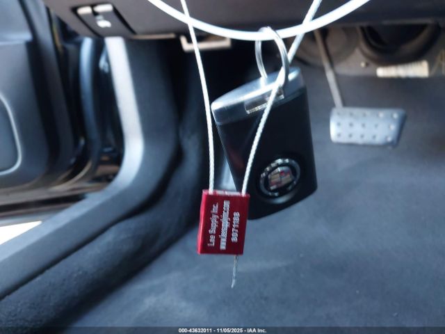 Cadillac CTS-V Image 11