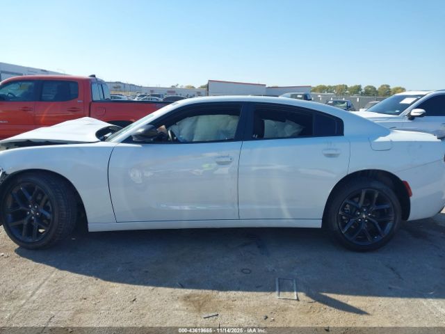 Dodge Charger Sxt Image 8