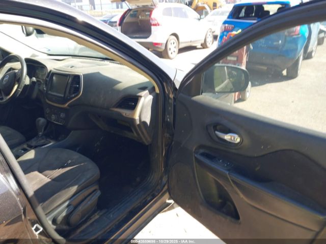 Jeep Cherokee Latitude Image 3