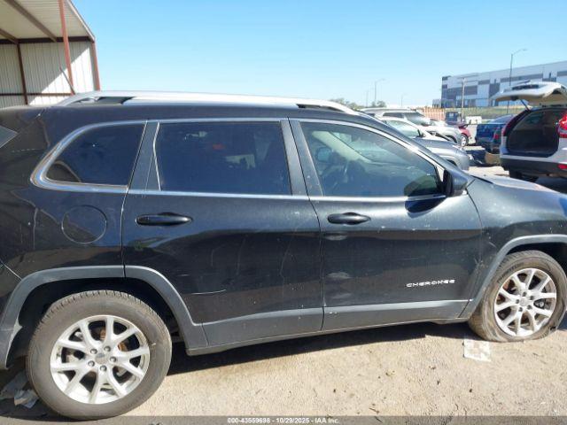 Jeep Cherokee Latitude Image 16