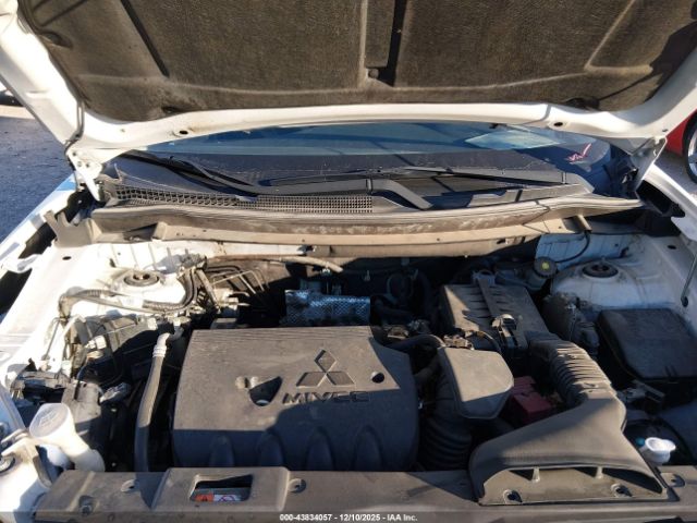 Mitsubishi Outlander Es Image 9