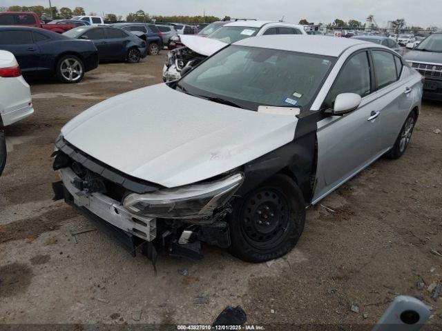 Nissan Altima S Fwd Image 12