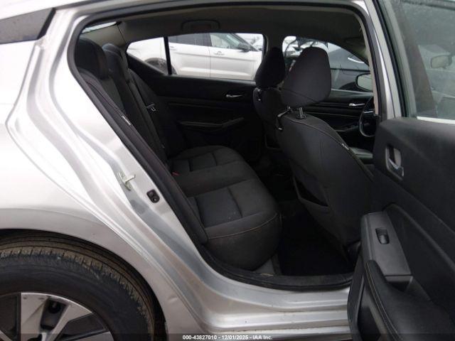 Nissan Altima S Fwd Image 10