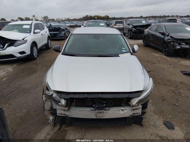 Nissan Altima S Fwd Image 15