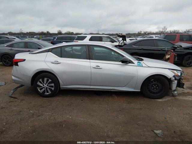 Nissan Altima S Fwd Image 8
