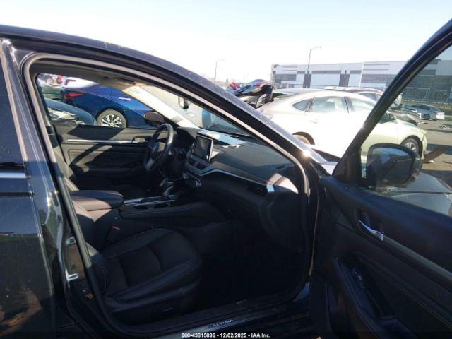 Nissan Altima Platinum Intelligent Awd Image 4