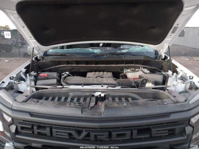 Chevrolet Silverado 1500 4wd  Short Bed Custom Image 12