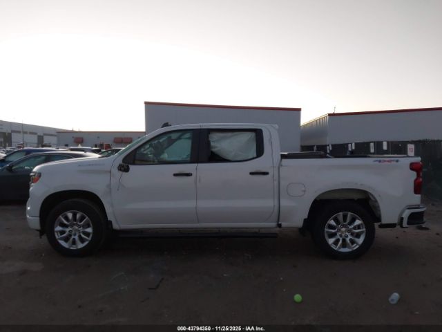 Chevrolet Silverado 1500 4wd  Short Bed Custom Image 10