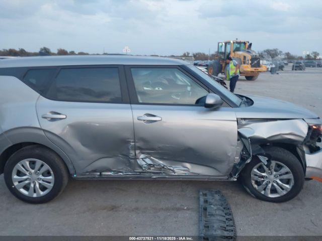 Kia Soul Lx Image 16