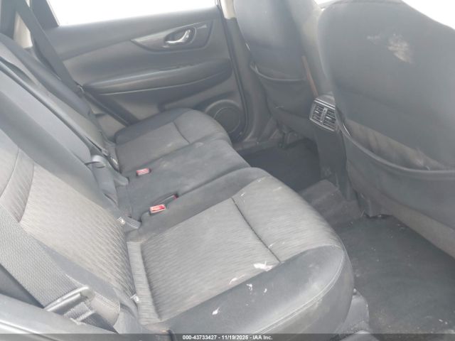 Nissan Rogue S Image 2