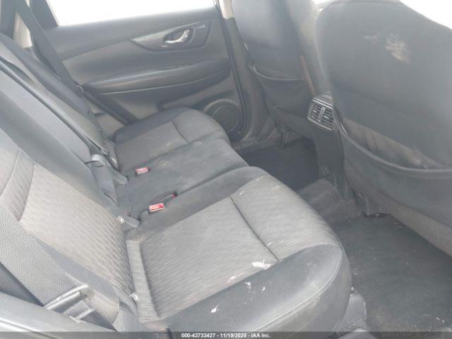 Nissan Rogue S Image 2