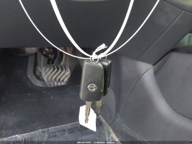 Nissan Rogue S Image 4