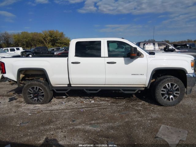 GMC Sierra 2500 Image 15