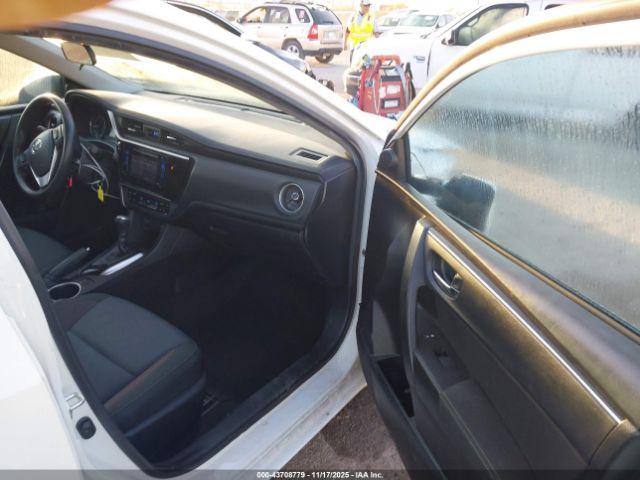 Toyota Corolla Le Image 4