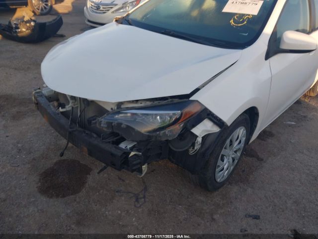 Toyota Corolla Le Image 6