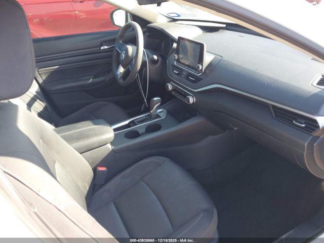 Nissan Altima S Fwd Image 3