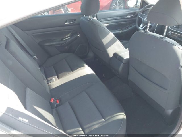 Nissan Altima S Fwd Image 9