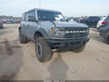  Salvage Ford Bronco