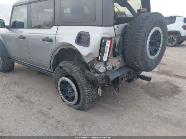 Ford Bronco Badlands Image 13