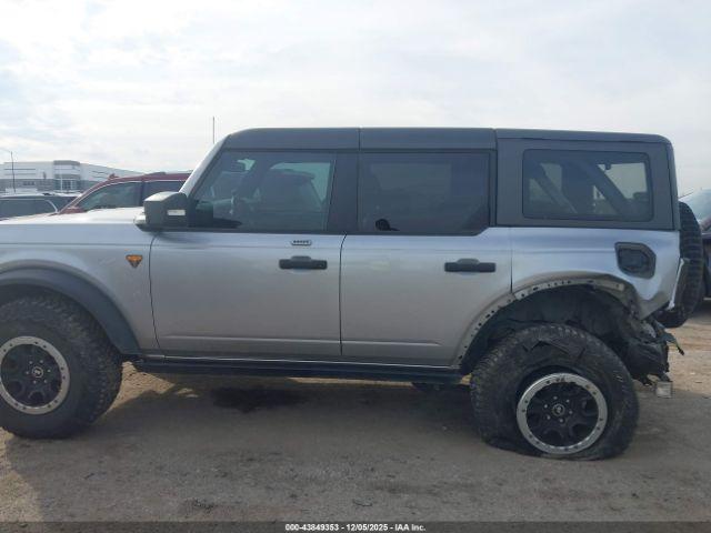 Ford Bronco Badlands Image 12