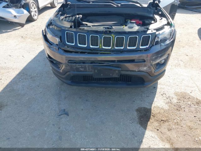 Jeep Compass Latitude 4x4 Image 3