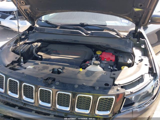 Jeep Compass Latitude 4x4 Image 9