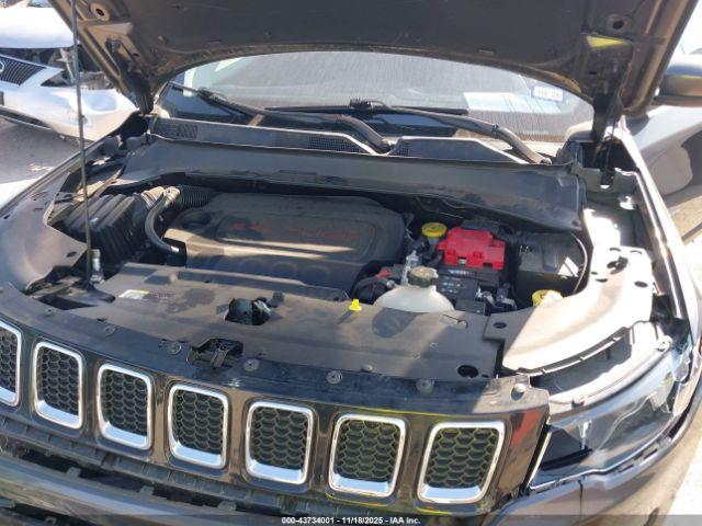 Jeep Compass Latitude 4x4 Image 9