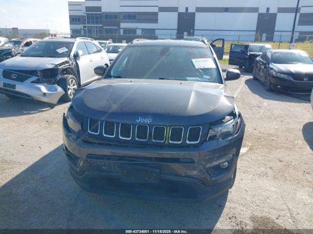 Jeep Compass Latitude 4x4 Image 13