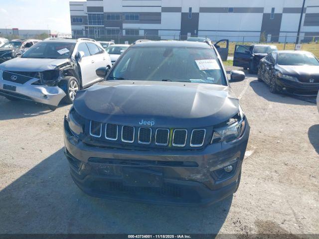 Jeep Compass Latitude 4x4 Image 13
