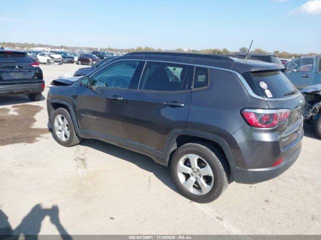 Jeep Compass Latitude 4x4 Image 12