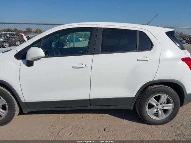 Chevrolet Trax Fwd Ls Image 6