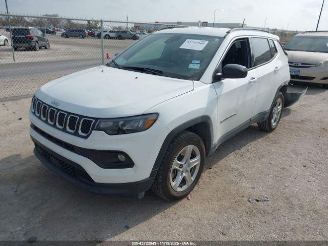 Jeep Compass Latitude 4x4 Image 7