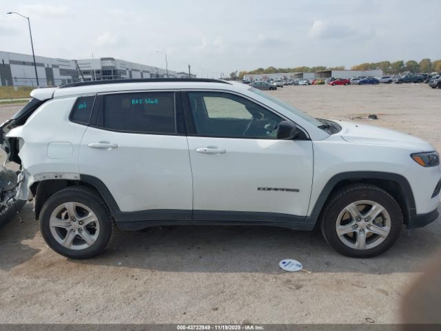 Jeep Compass Latitude 4x4 Image 10