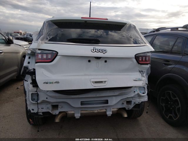 Jeep Compass Latitude 4x4 Image 8