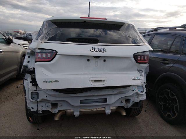 Jeep Compass Latitude 4x4 Image 8